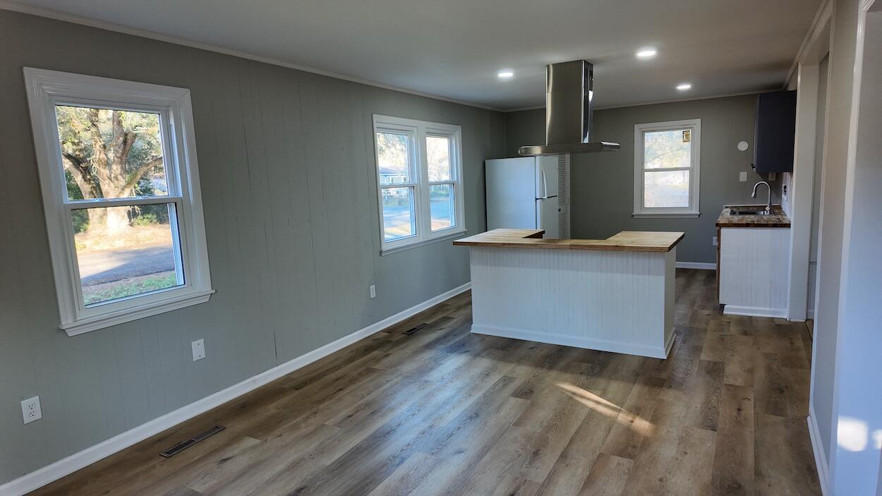 412 Live Oak Street