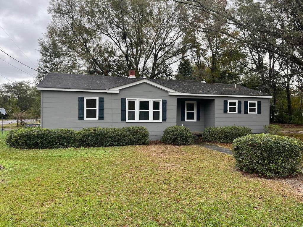 Photo of 412 Live Oak Street, Walterboro, SC 29488 (MLS # 26026368)