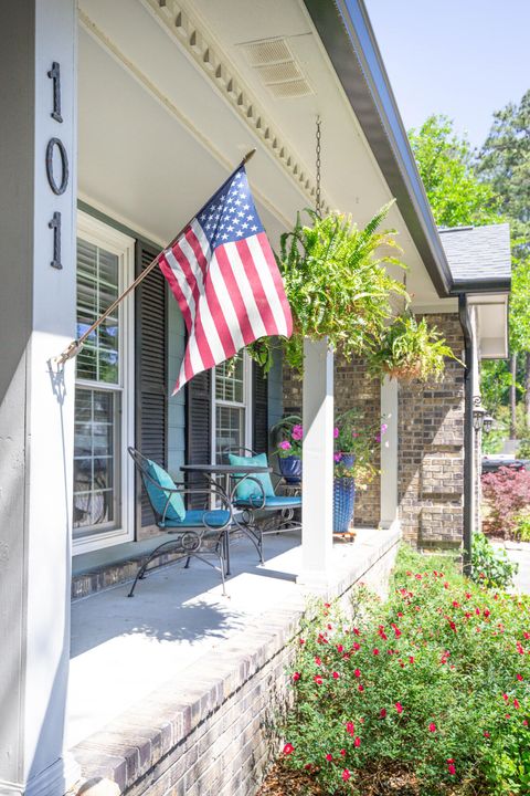 Photo of 101 Chalcott Place, Summerville, SC 29485 (MLS # 26010836)