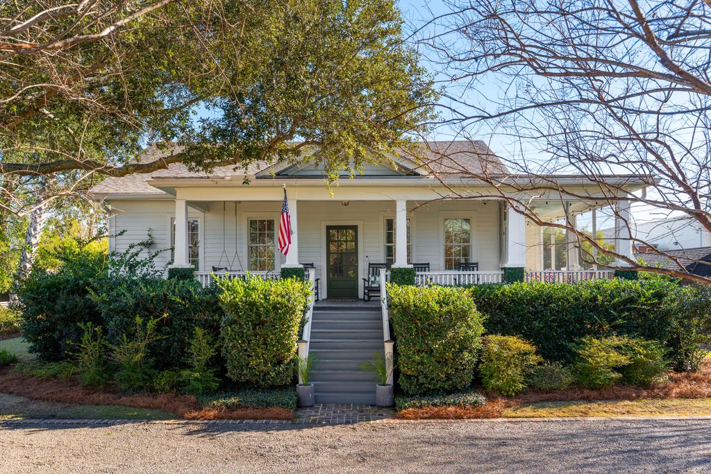 Photo of 764 Rutledge Avenue, Charleston, SC 29403 (MLS # 26001703)