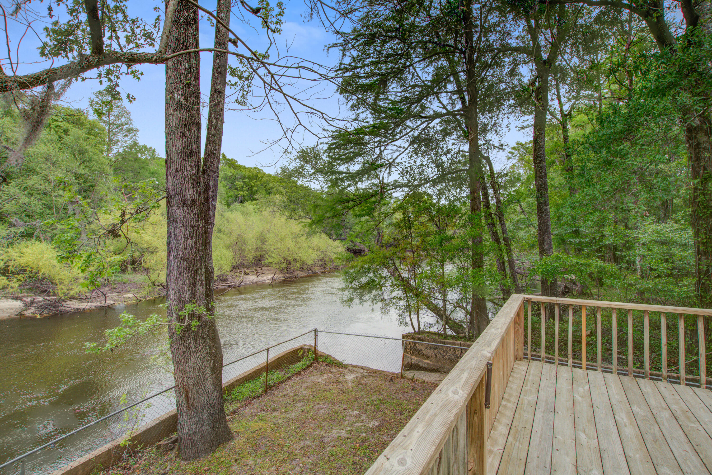 93 Deepwater Trail