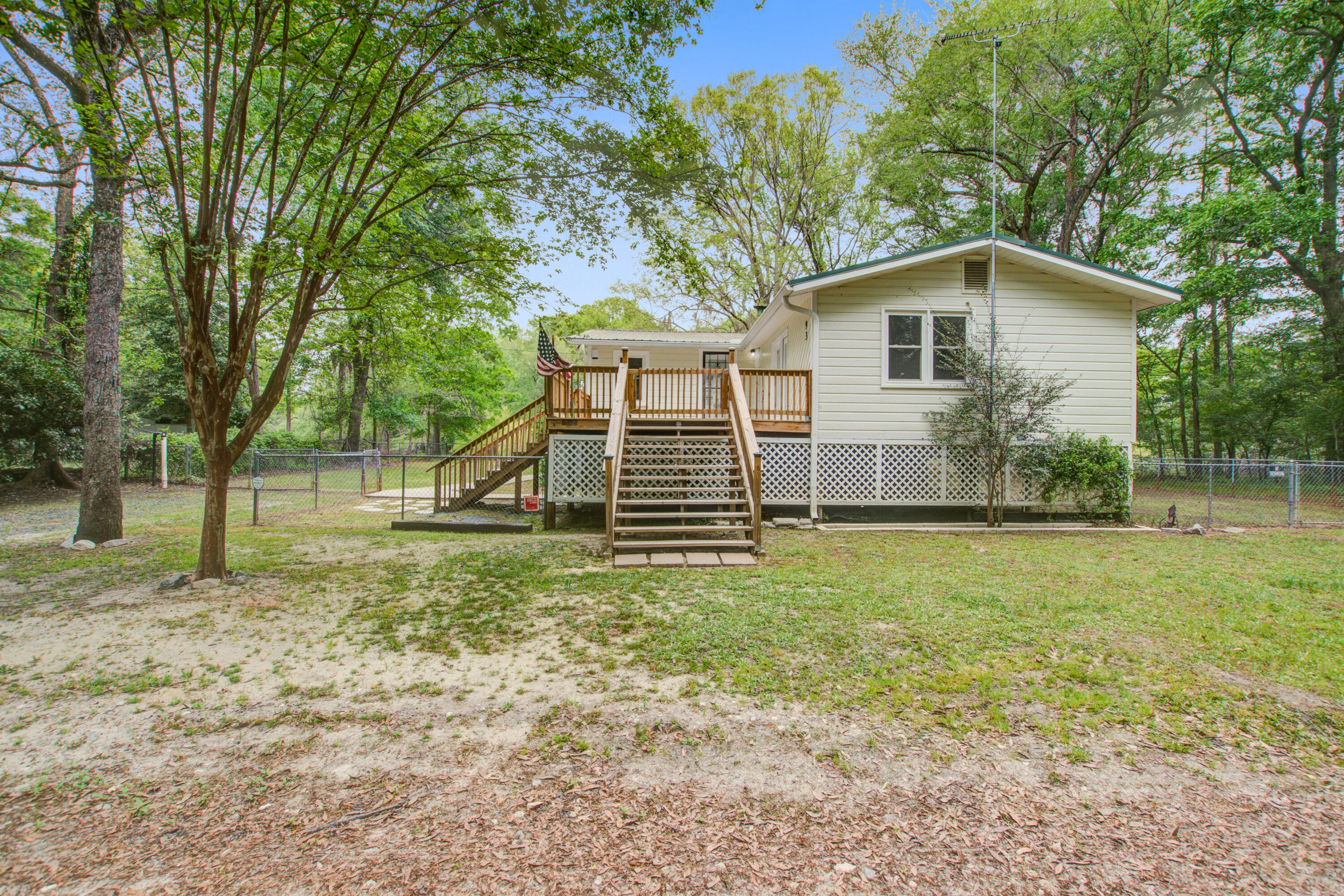 93 Deepwater Trail