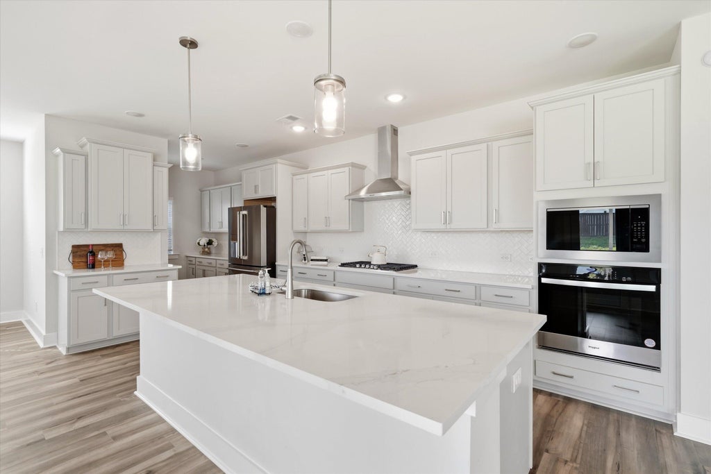 Photo of 514 Enclave Lane, Summerville, SC 29486 (MLS # 26025158)