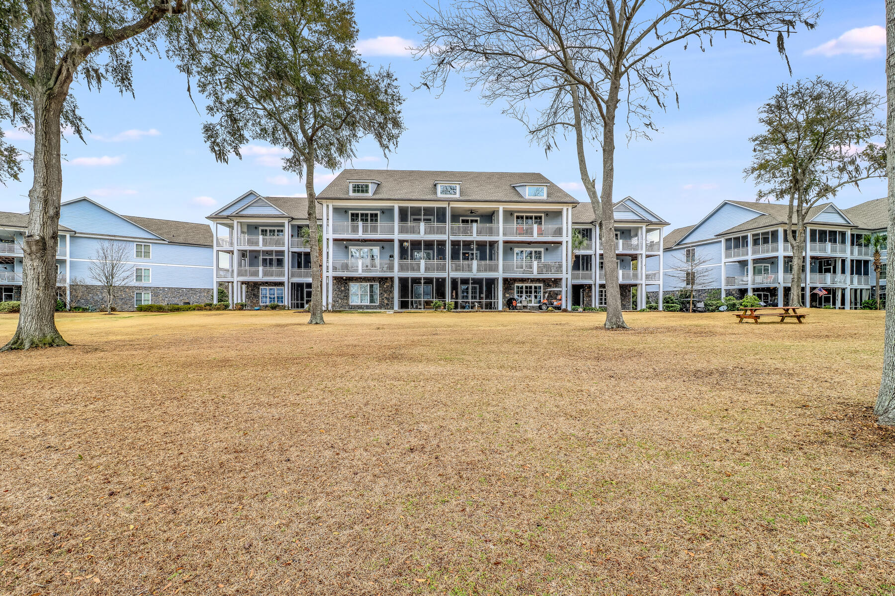 1198 Bridgeview Lane E303