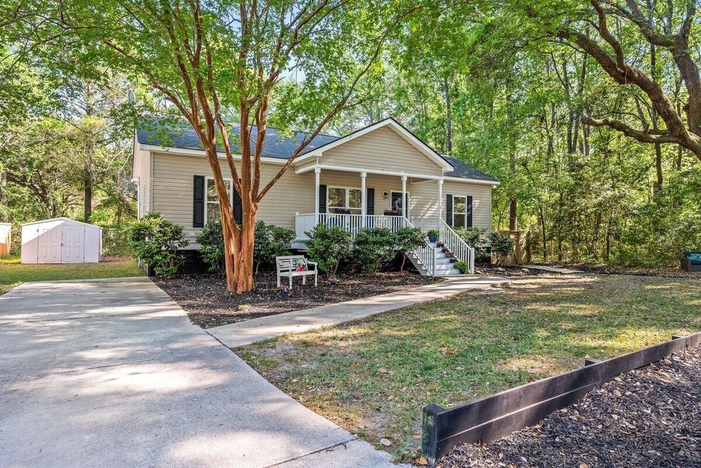 Photo of 3805 Tim Ascue Lane, Mount Pleasant, SC 29429 (MLS # 26010379)