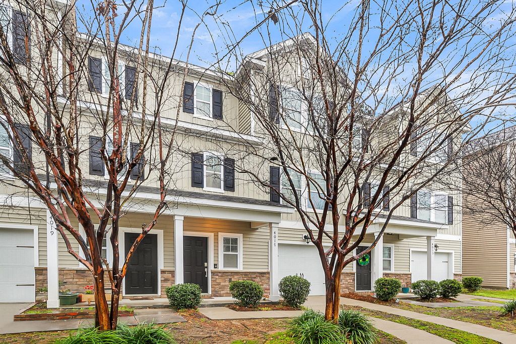 Photo of 4017 Hartland Street, Charleston, SC 29414 (MLS # 26008101)