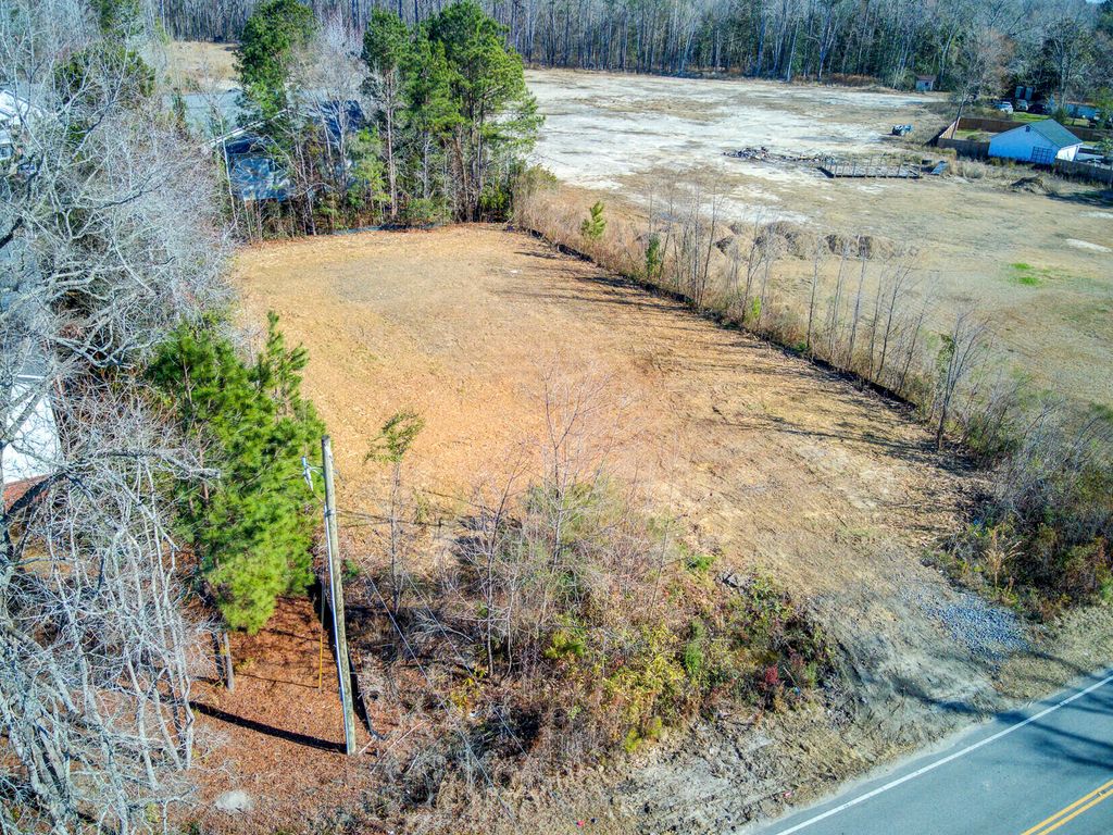 Photo of 210 Pidgeon Bay Road, Summerville, SC 29483 (MLS # 26003092)