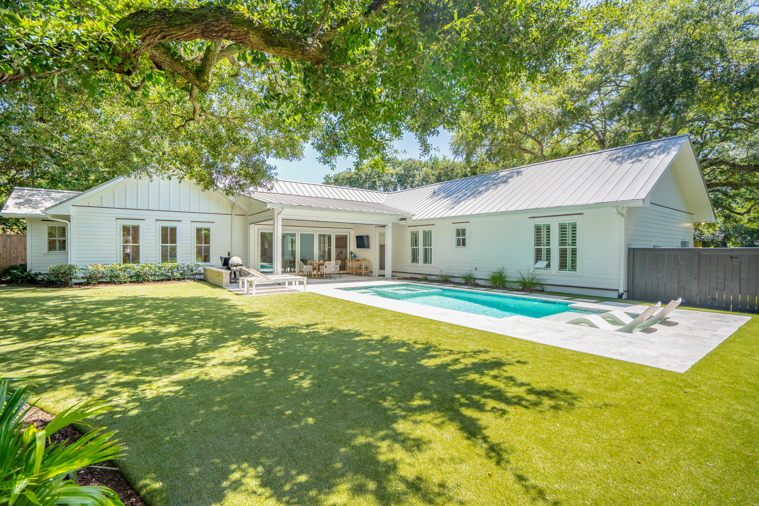 View Mount Pleasant, SC 29464 house