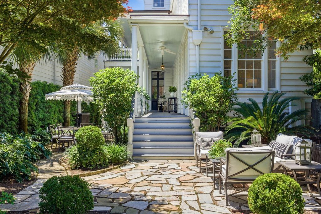 Photo of 24 King Street, Charleston, SC 29401 (MLS # 26014711)