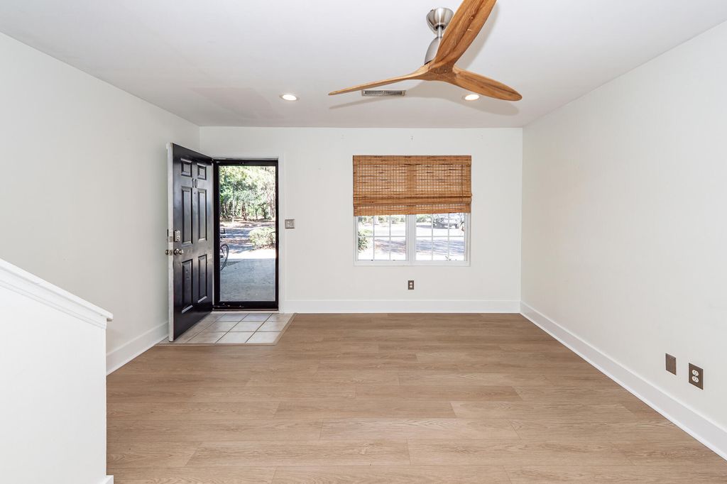 Photo of 507 Stinson Drive #10d, Charleston, SC 29407 (MLS # 25028226)