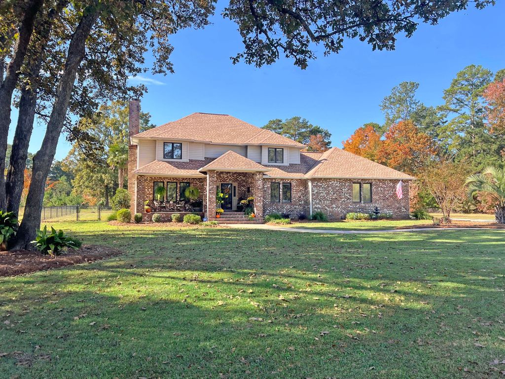 Photo of 1223 Fishing Place, Summerton, SC 29148 (MLS # 26006545)