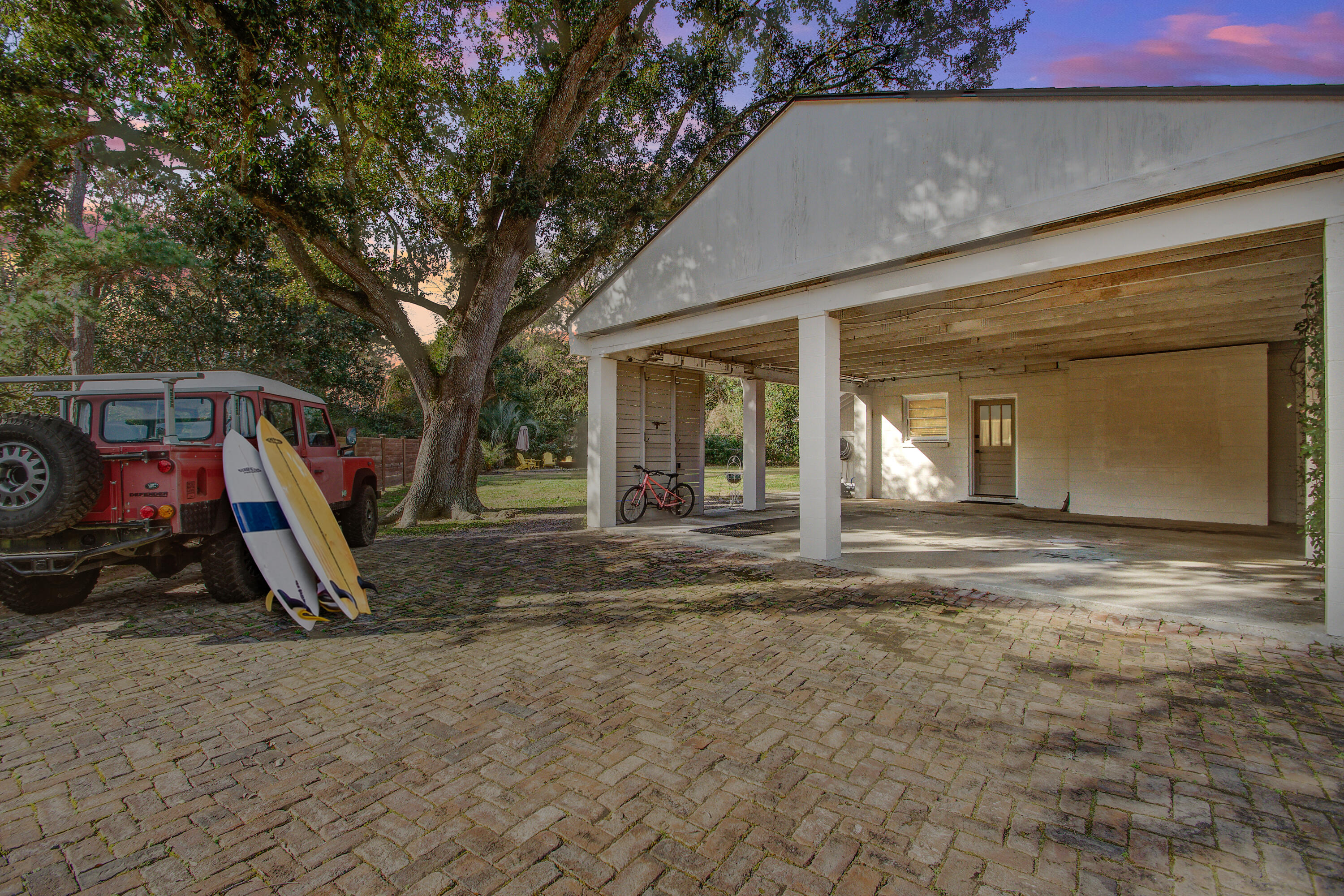 1435 N Edgewater Drive