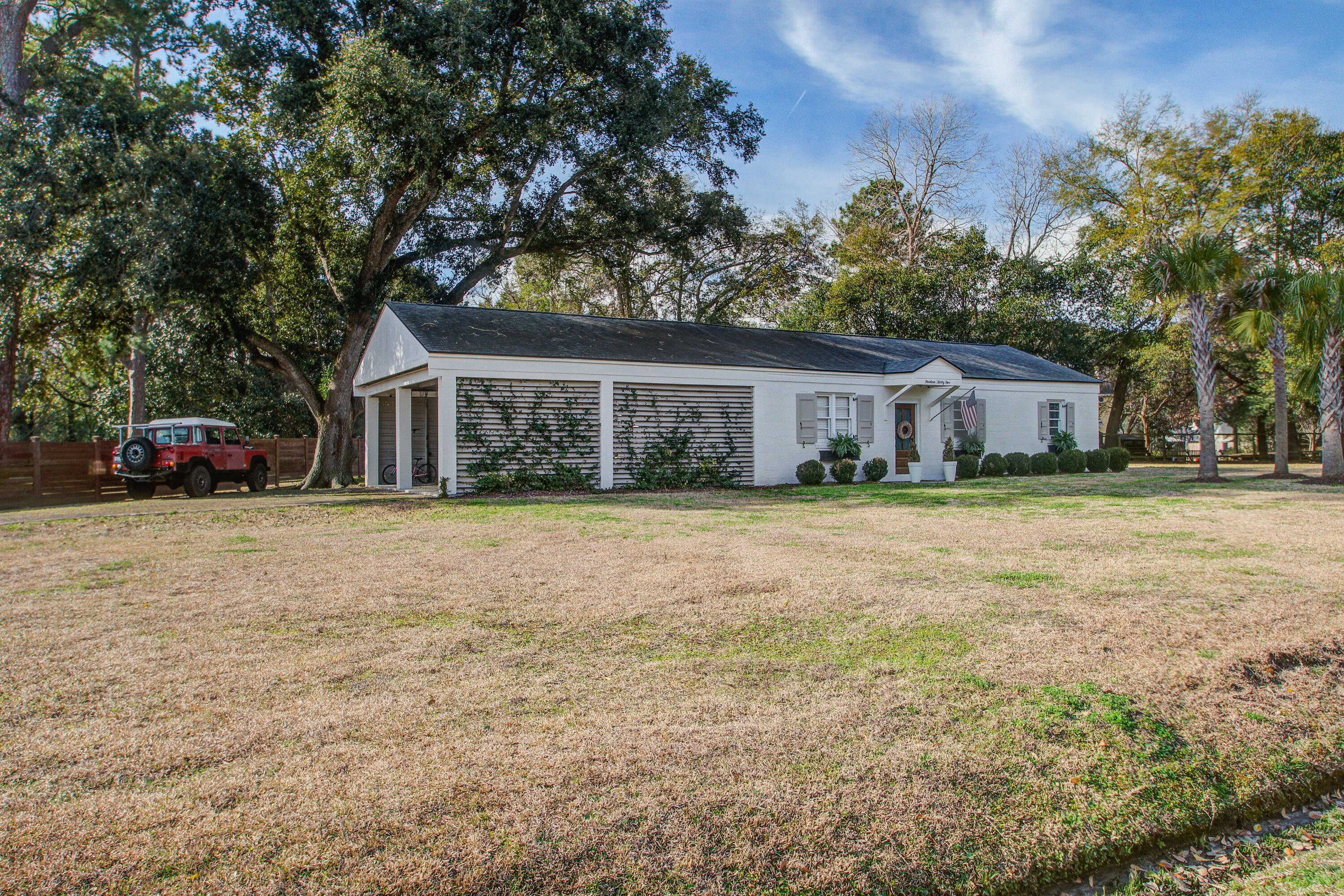 1435 N Edgewater Drive