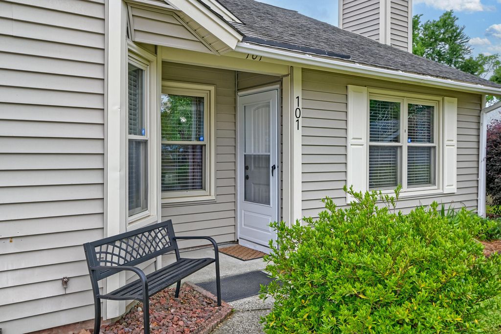 Photo of 101 Coventry Road, Summerville, SC 29486 (MLS # 26013457)