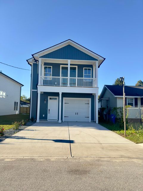 A home in North Charleston