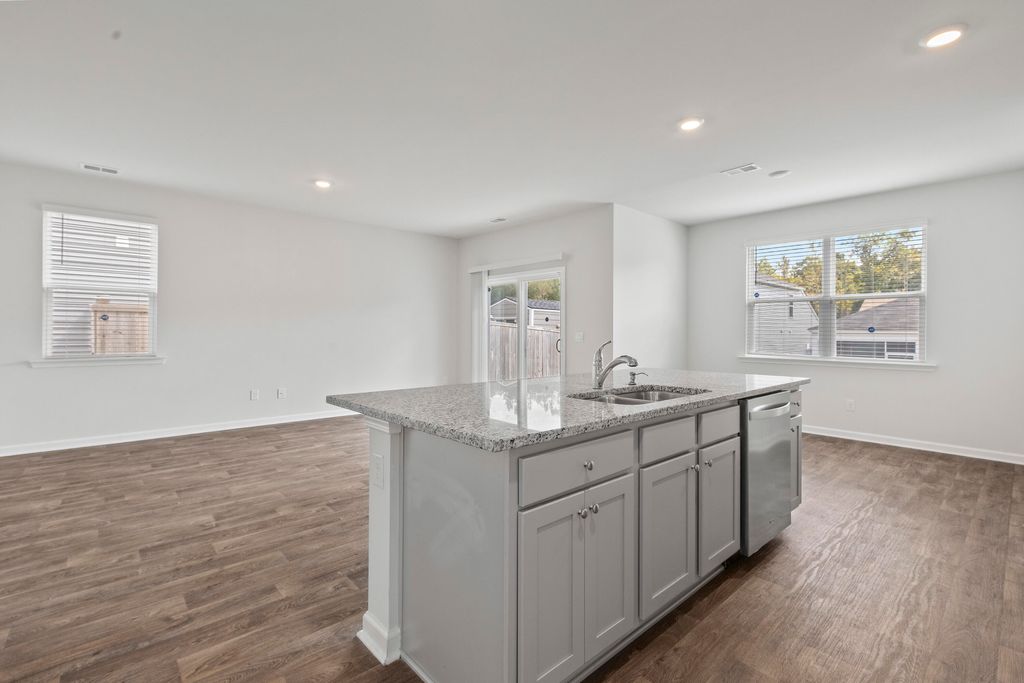 Photo of 186 Cloverleaf Street, Summerville, SC 29483 (MLS # 25026327)