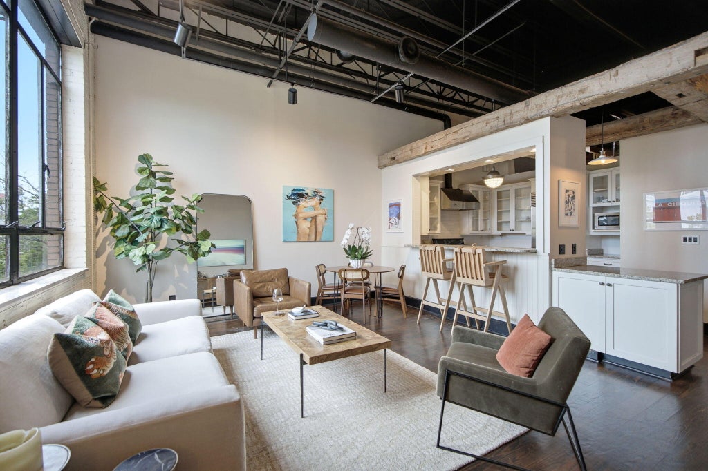 Photo of 517 King Street #Apt 8, Charleston, SC 29403 (MLS # 26016246)