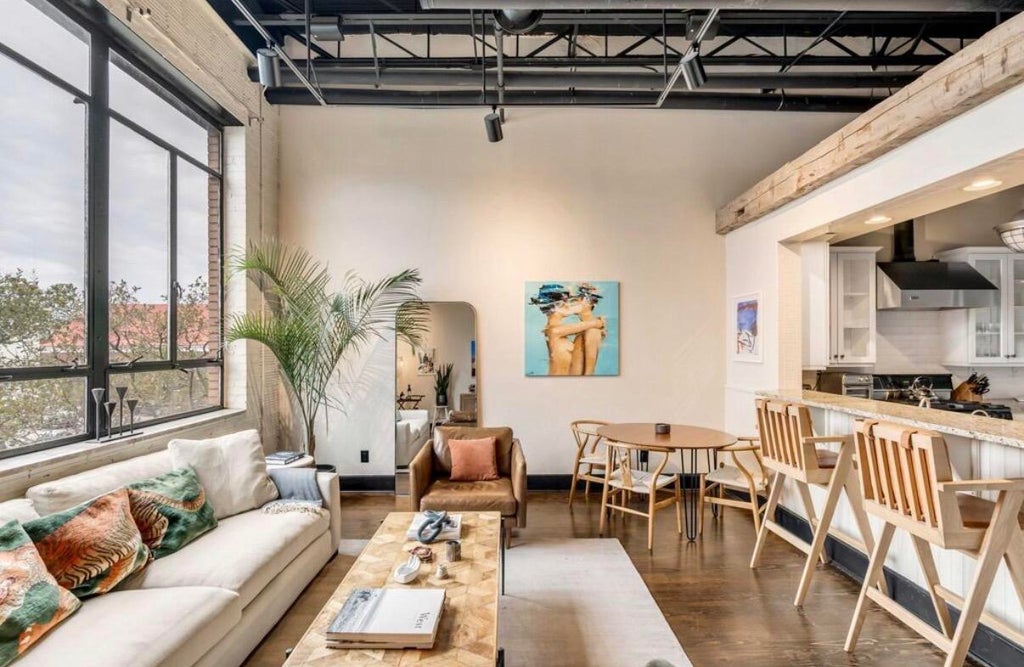Photo of 517 King Street #Apt 8, Charleston, SC 29403 (MLS # 26016246)