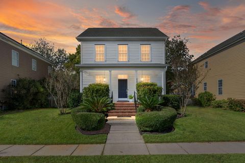 Photo of 312 Hydrangea Street, Summerville, SC 29483 (MLS # 25027612)
