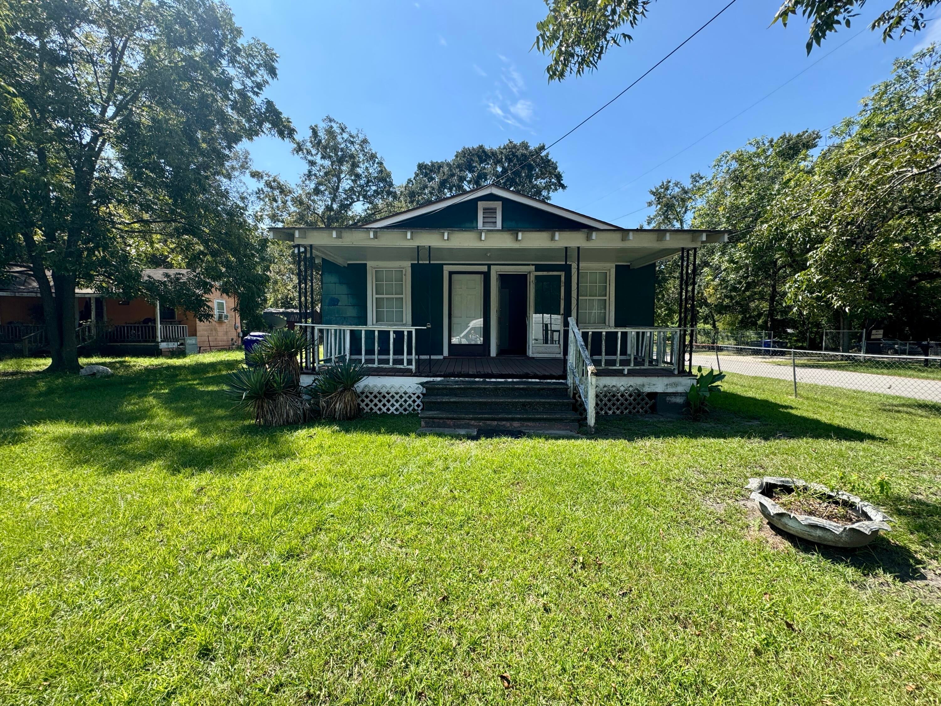 5067 Railroad Avenue