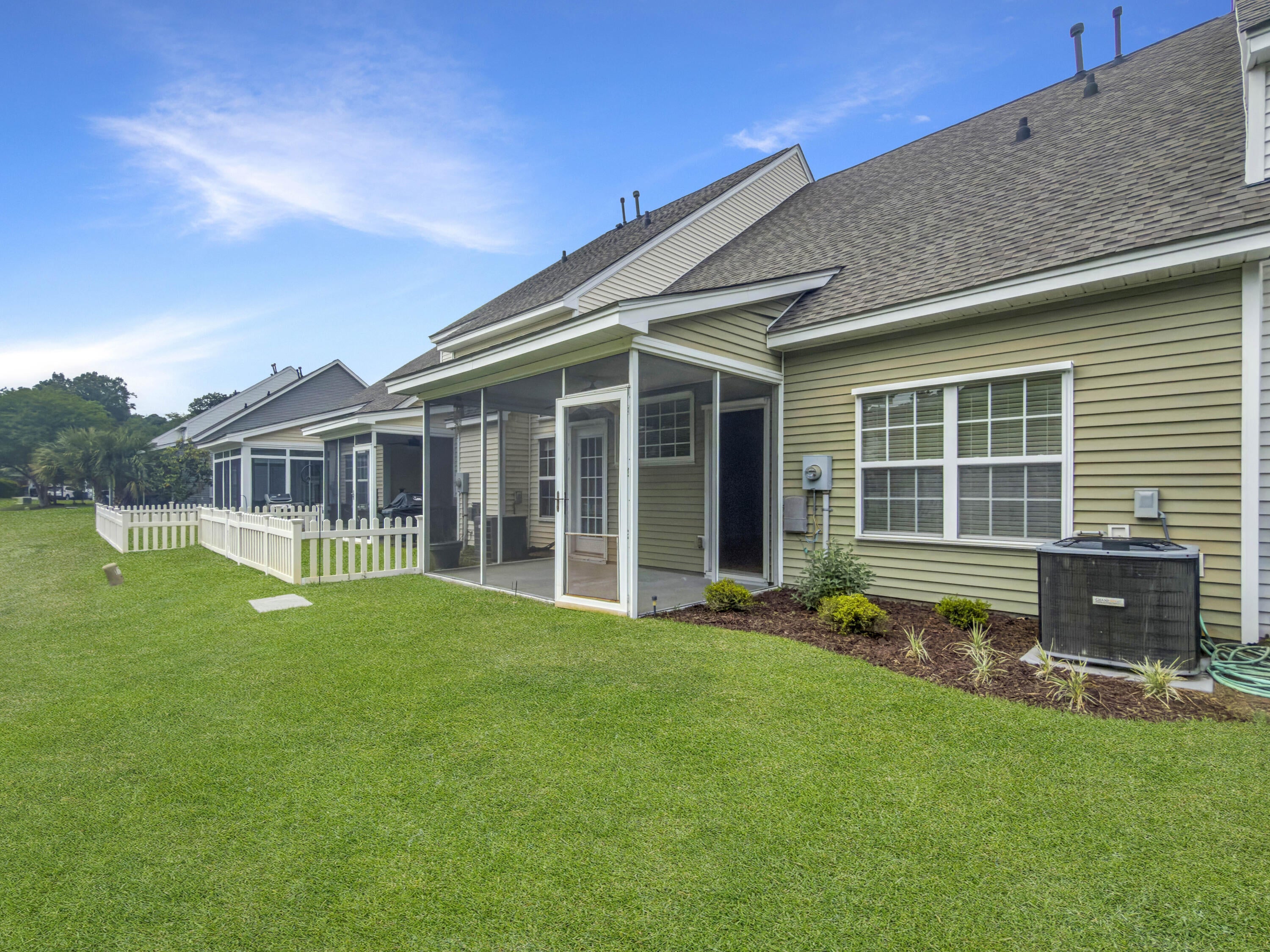 8696 Grassy Oak Trail