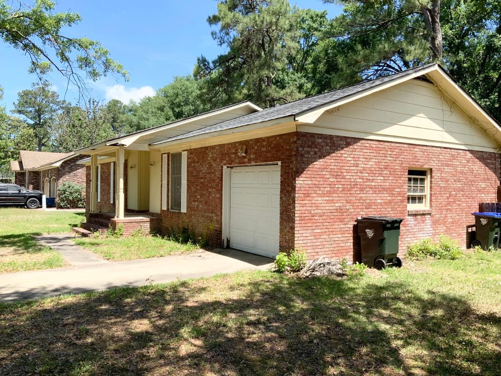 Photo of 103 Sandtrap Road, Summerville, SC 29483 (MLS # 26014770)