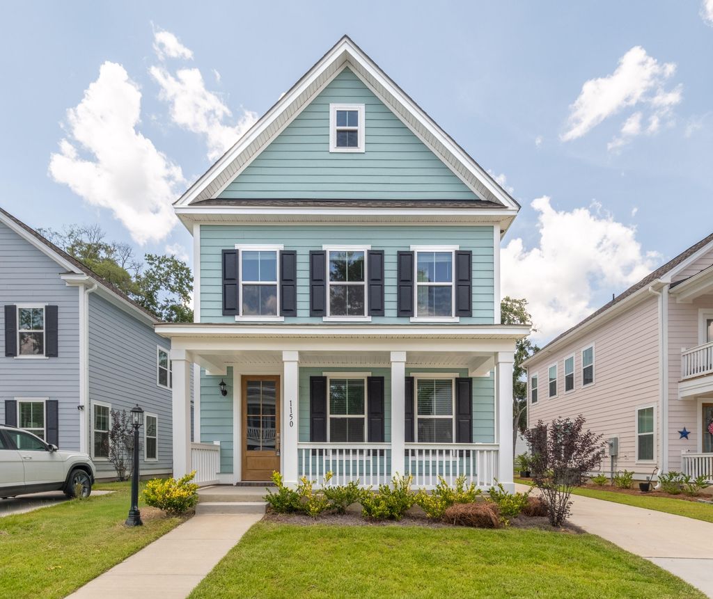 Photo of 1150 Oak Bluff Avenue, Charleston, SC 29492 (MLS # 25017730)