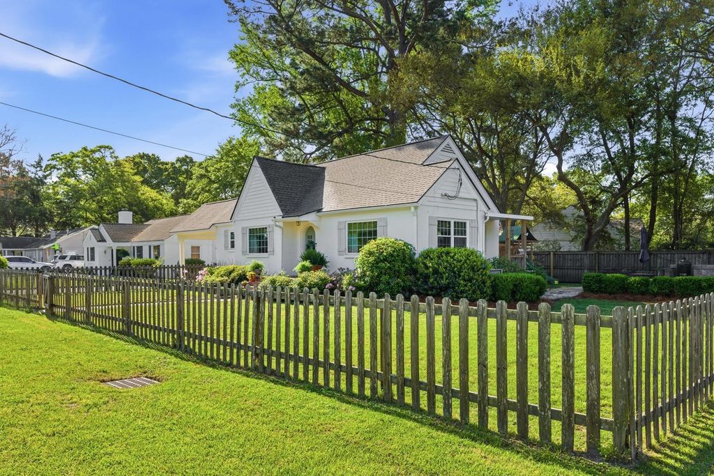 Photo of 1259 Sunset Drive, Charleston, SC 29407 (MLS # 26009269)