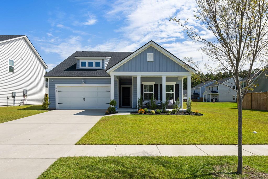 Photo of 1237 Marsh Royal Street, Summerville, SC 29485 (MLS # 25024849)