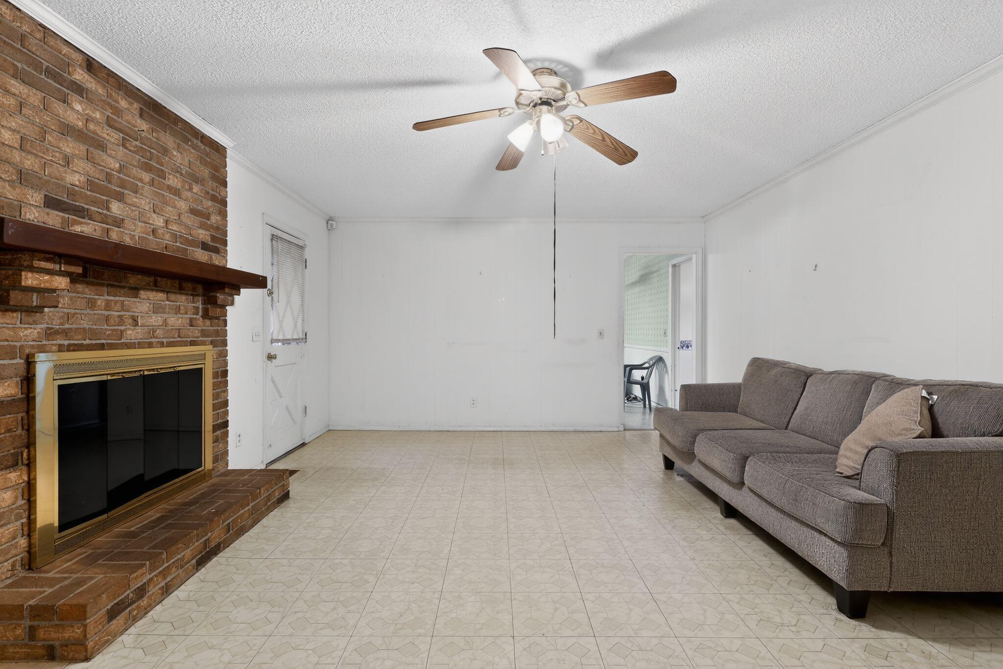 2572 Spring Valley Circle