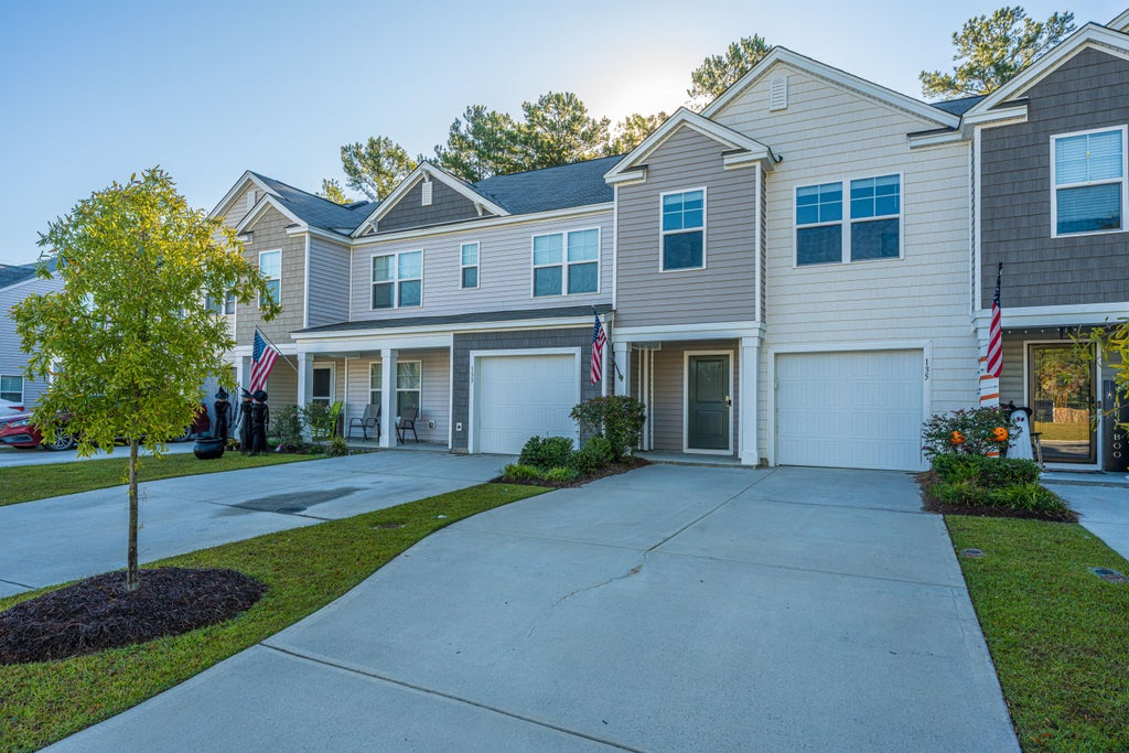 Photo of 135 E Sunrise Lane, Summerville, SC 29486 (MLS # 26028572)