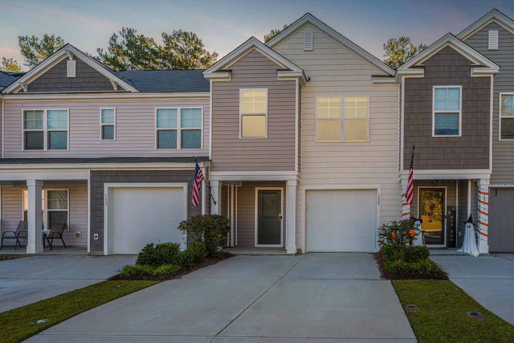 Photo of 135 E Sunrise Lane, Summerville, SC 29486 (MLS # 26028572)