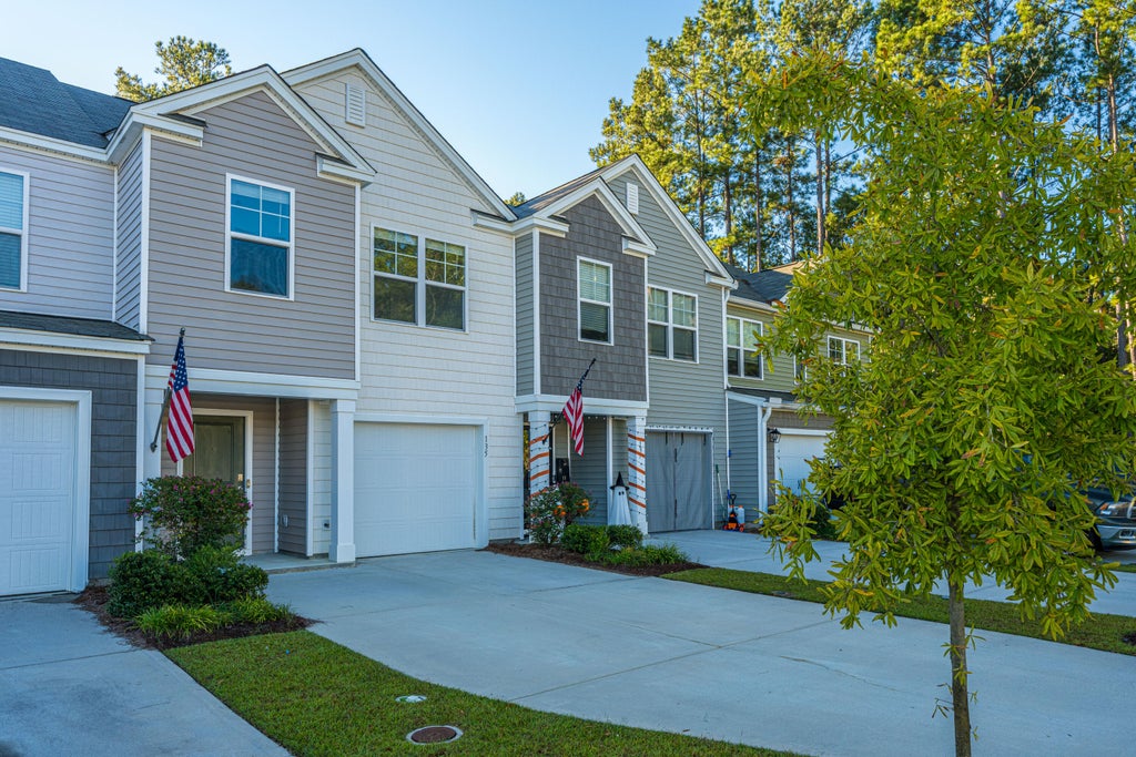 Photo of 135 E Sunrise Lane, Summerville, SC 29486 (MLS # 26028572)