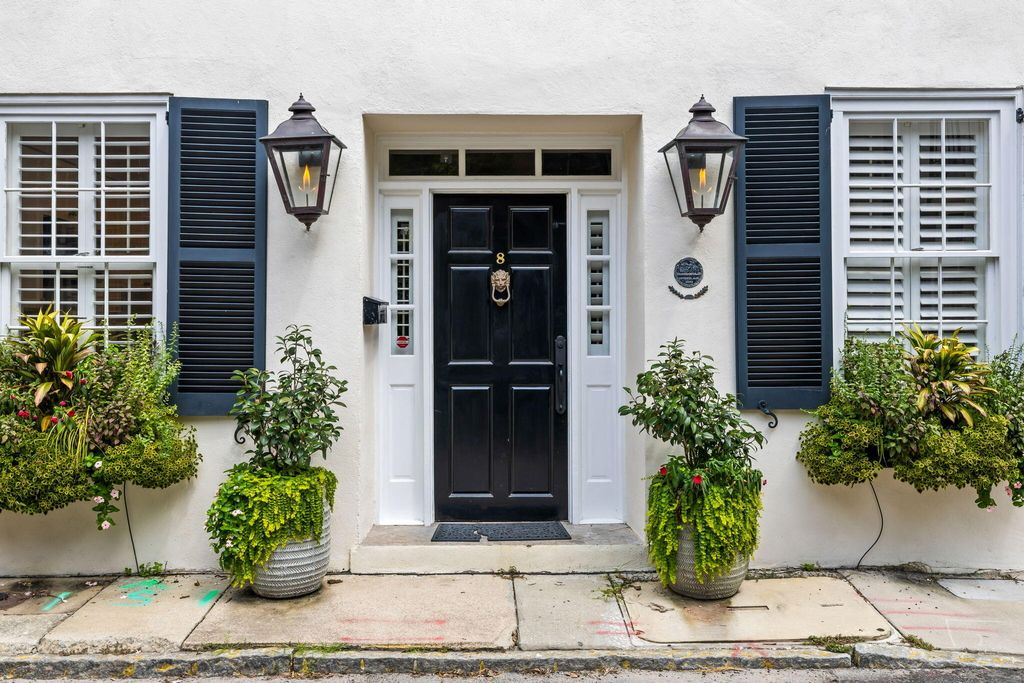 Photo of 8 Elliott Street, Charleston, SC 29401 (MLS # 25030039)