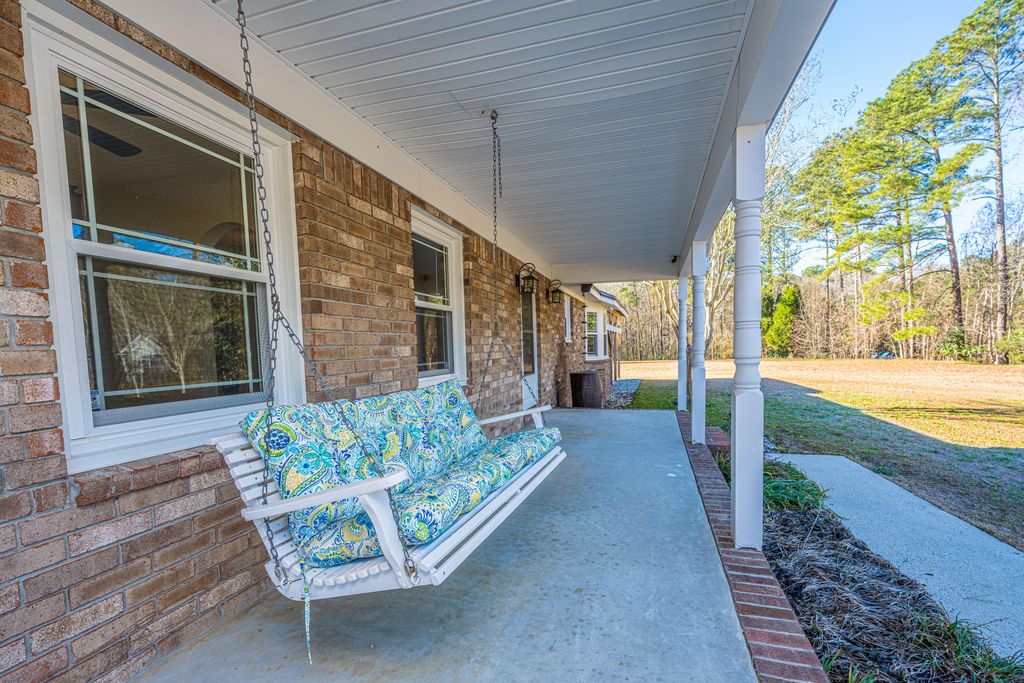 Photo of 325 Linden Court, Moncks Corner, SC 29461 (MLS # 26001782)