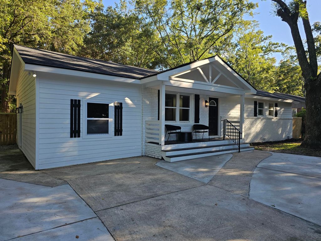 Photo of 1273 Mathis Ferry Road, Mount Pleasant, SC 29464 (MLS # 25024226)