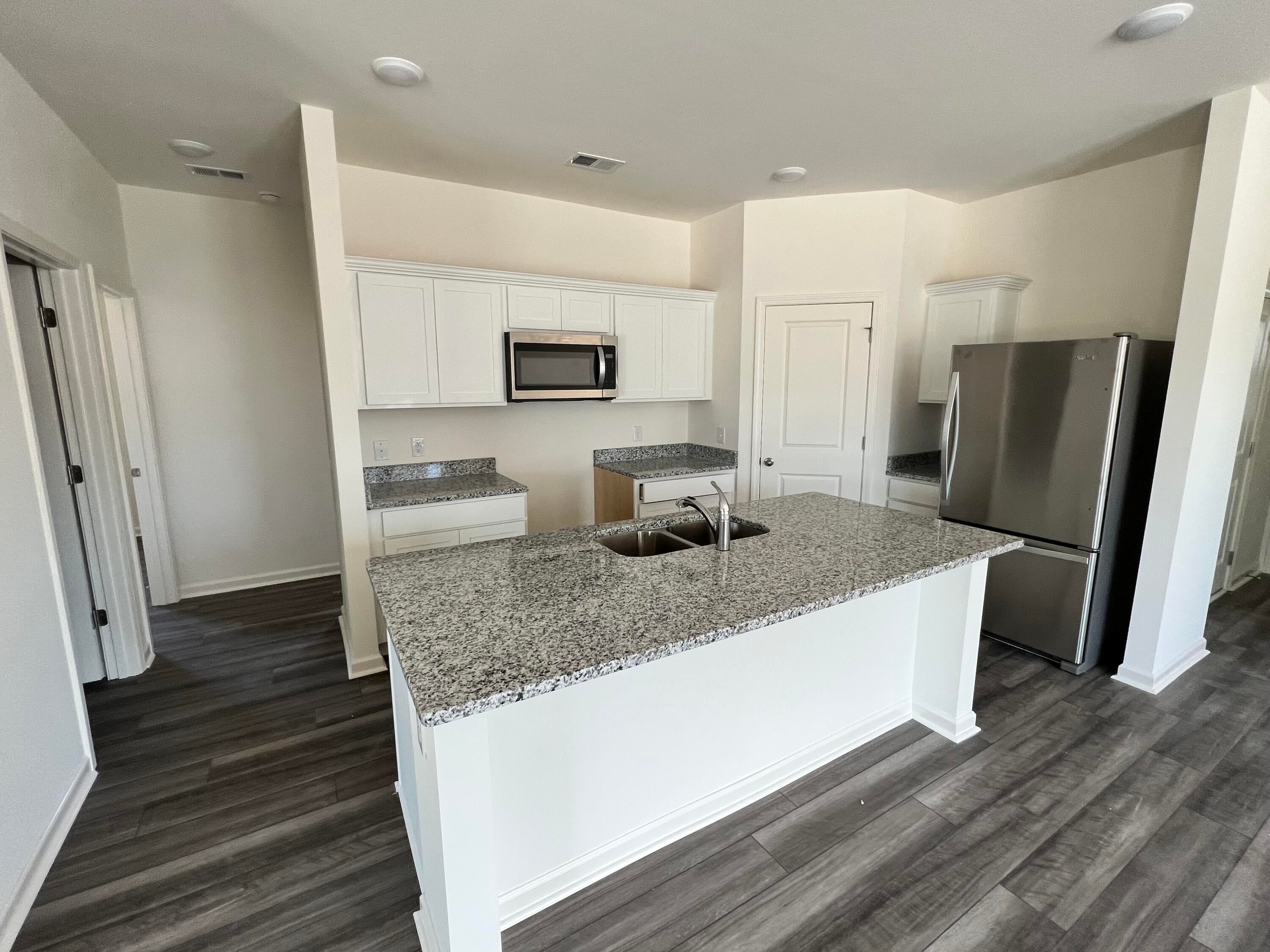 1236 Carriage Wood Circle
