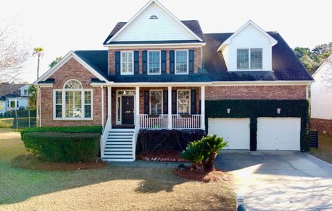 Photo of 319 Oak Point Landing Drive, Mount Pleasant, SC 29464 (MLS # 26001024)