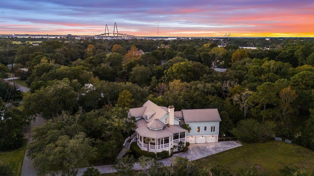 Photo of 346 Bayview Drive, Mount Pleasant, SC 29464 (MLS # 25028729)