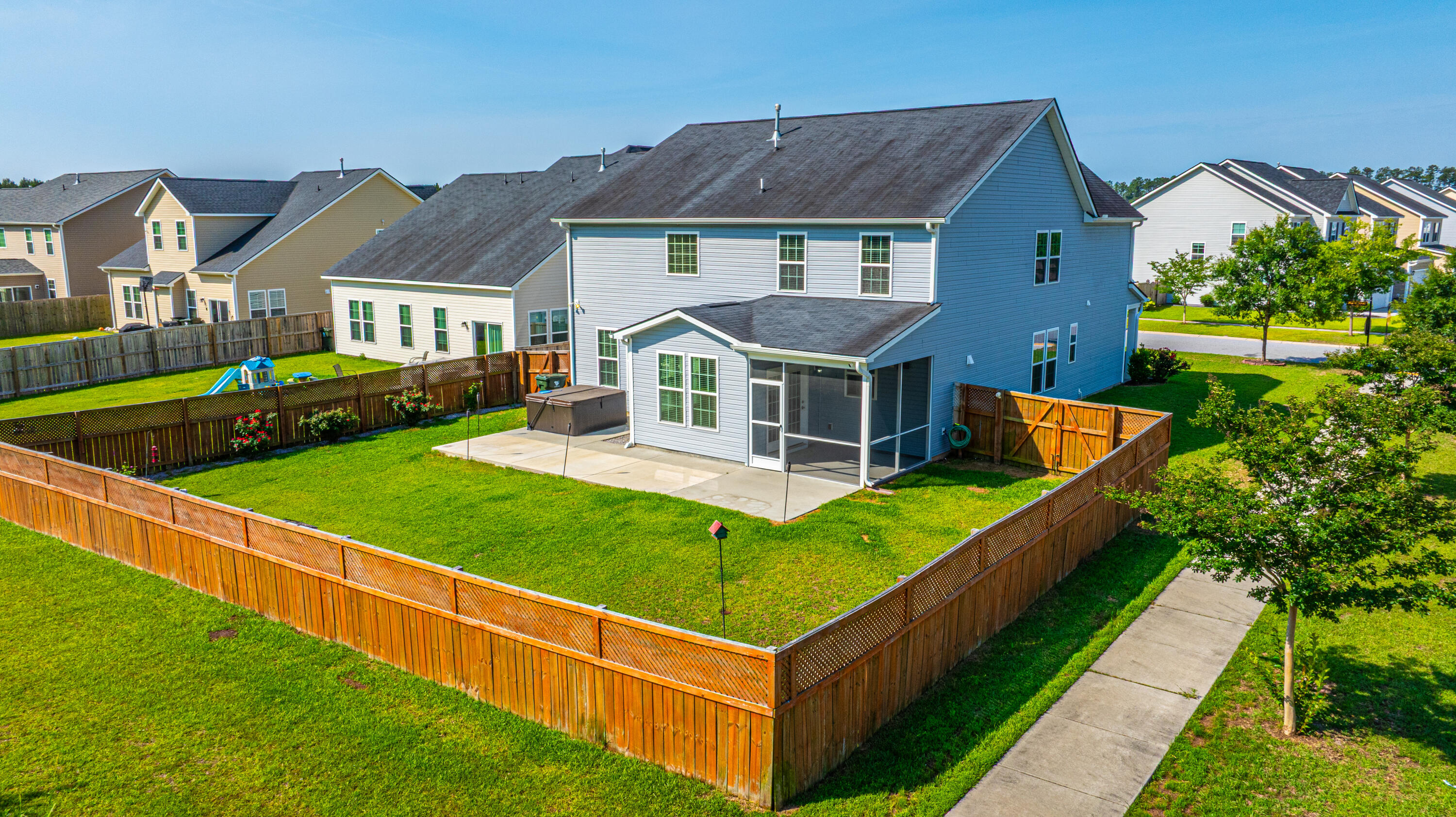 201 Bigleaf Court