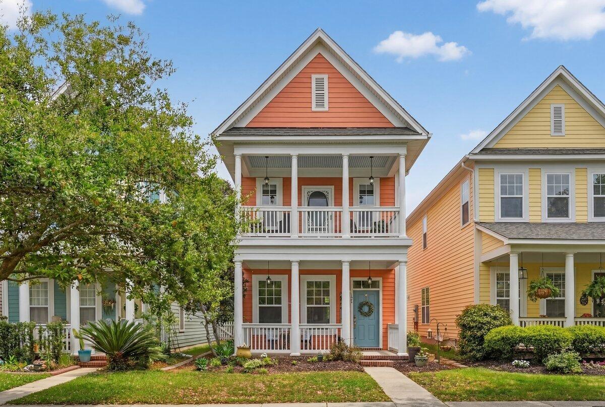 121 Hyacinth Street
