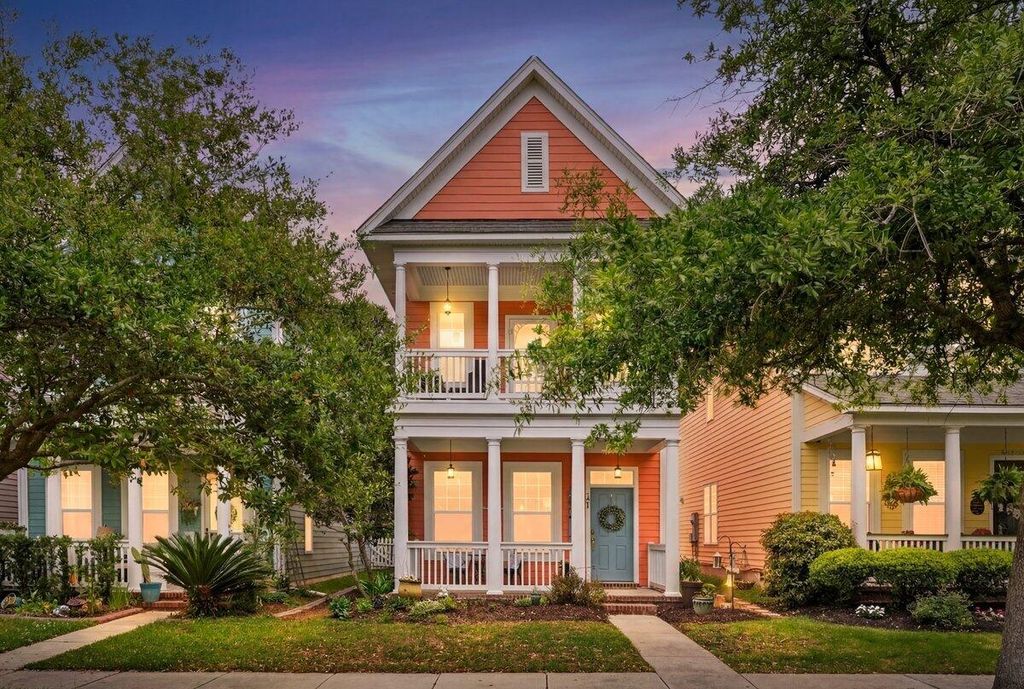 Photo of 121 Hyacinth Street, Summerville, SC 29483 (MLS # 26010010)