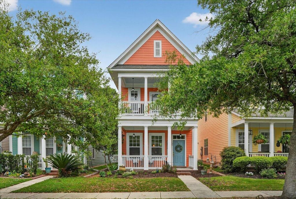 Photo of 121 Hyacinth Street, Summerville, SC 29483 (MLS # 26010010)