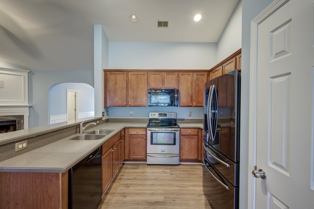 Photo of 1144 Ole Oak Drive, Charleston, SC 29492 (MLS # 26028021)