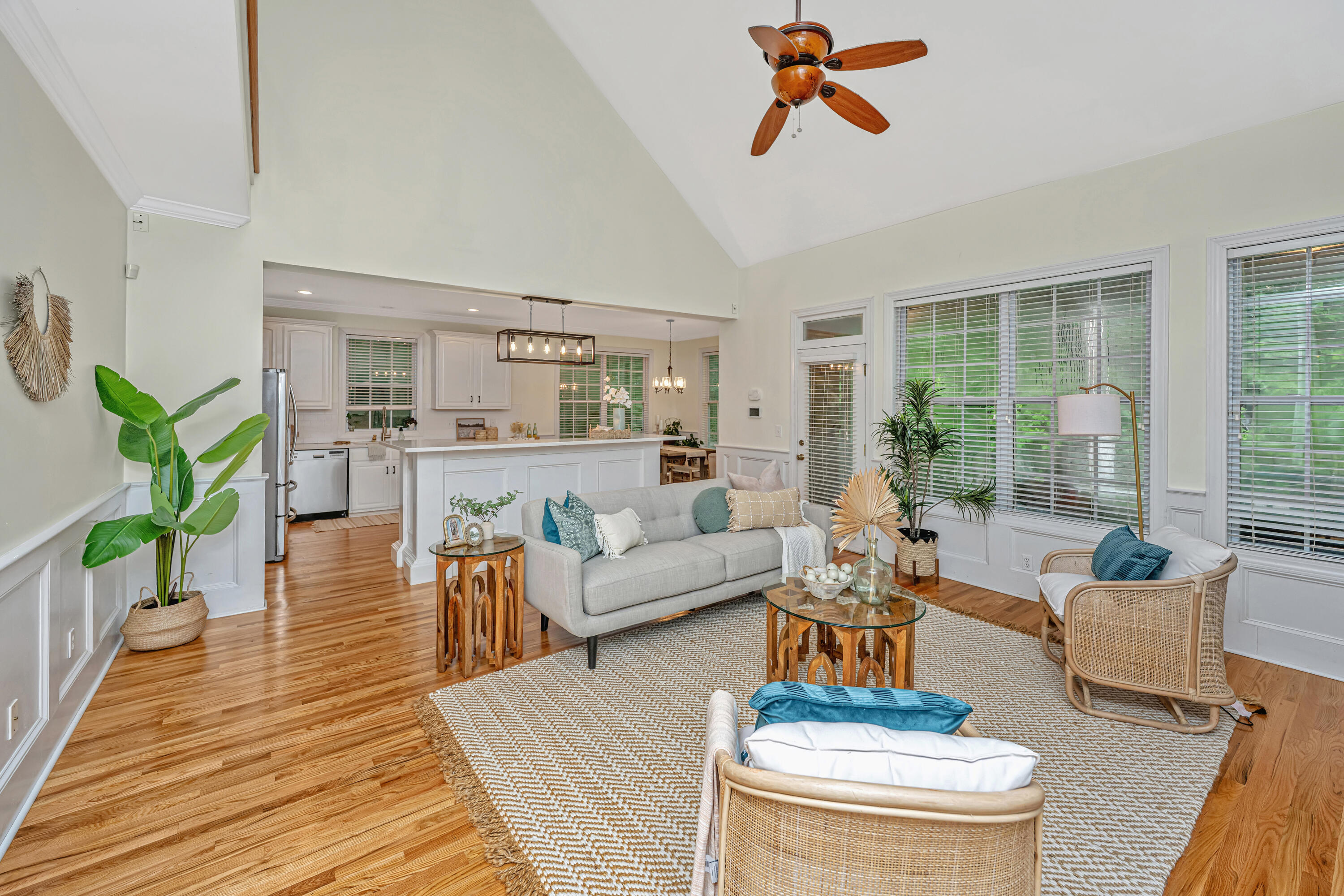 8631 Woodland Walk