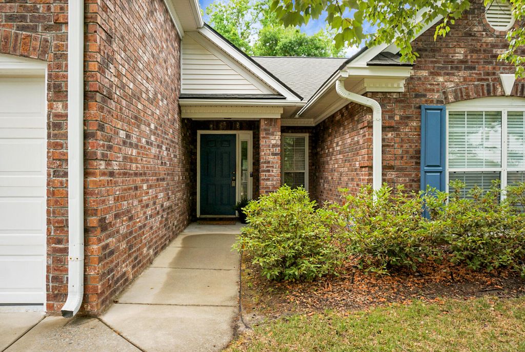 Photo of 108 Marsh Pointe Road, Summerville, SC 29485 (MLS # 26012500)