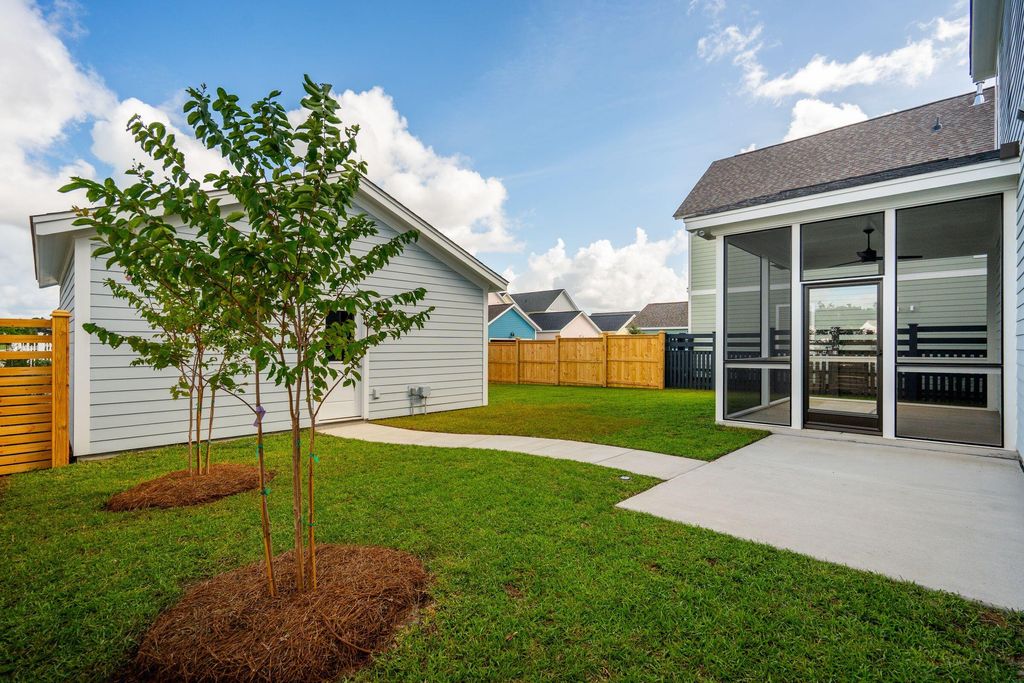 Photo of 400 Swaying Pine Lane, Summerville, SC 29486 (MLS # 25019399)
