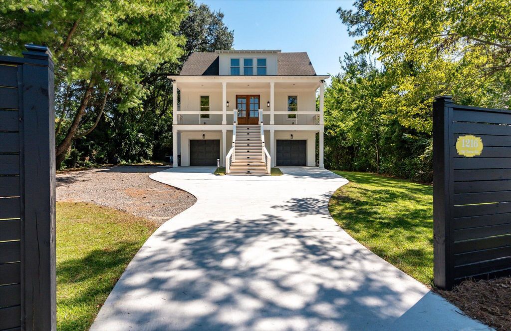 Photo of 1216 Old Towne Road, Charleston, SC 29407 (MLS # 25025489)
