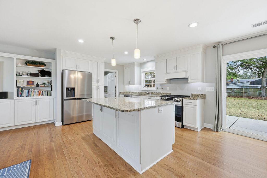 Photo of 376 Hoff Avenue, Charleston, SC 29407 (MLS # 25032726)