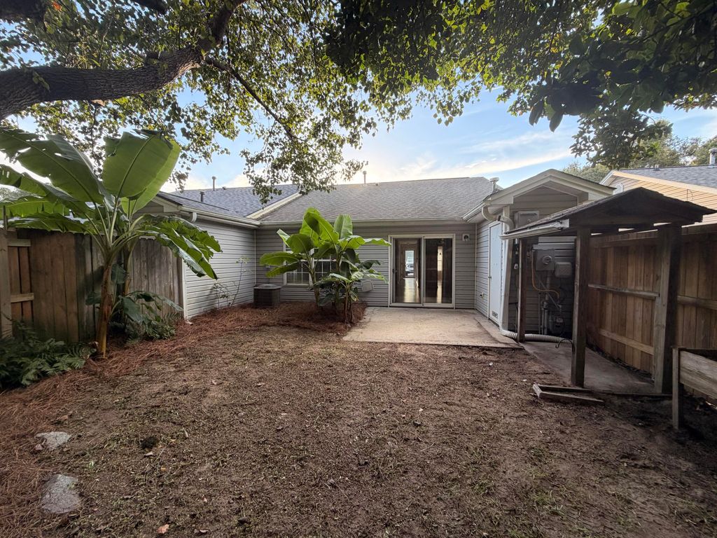 Photo of 1662 Dexter Lane, Charleston, SC 29412 (MLS # 25027518)